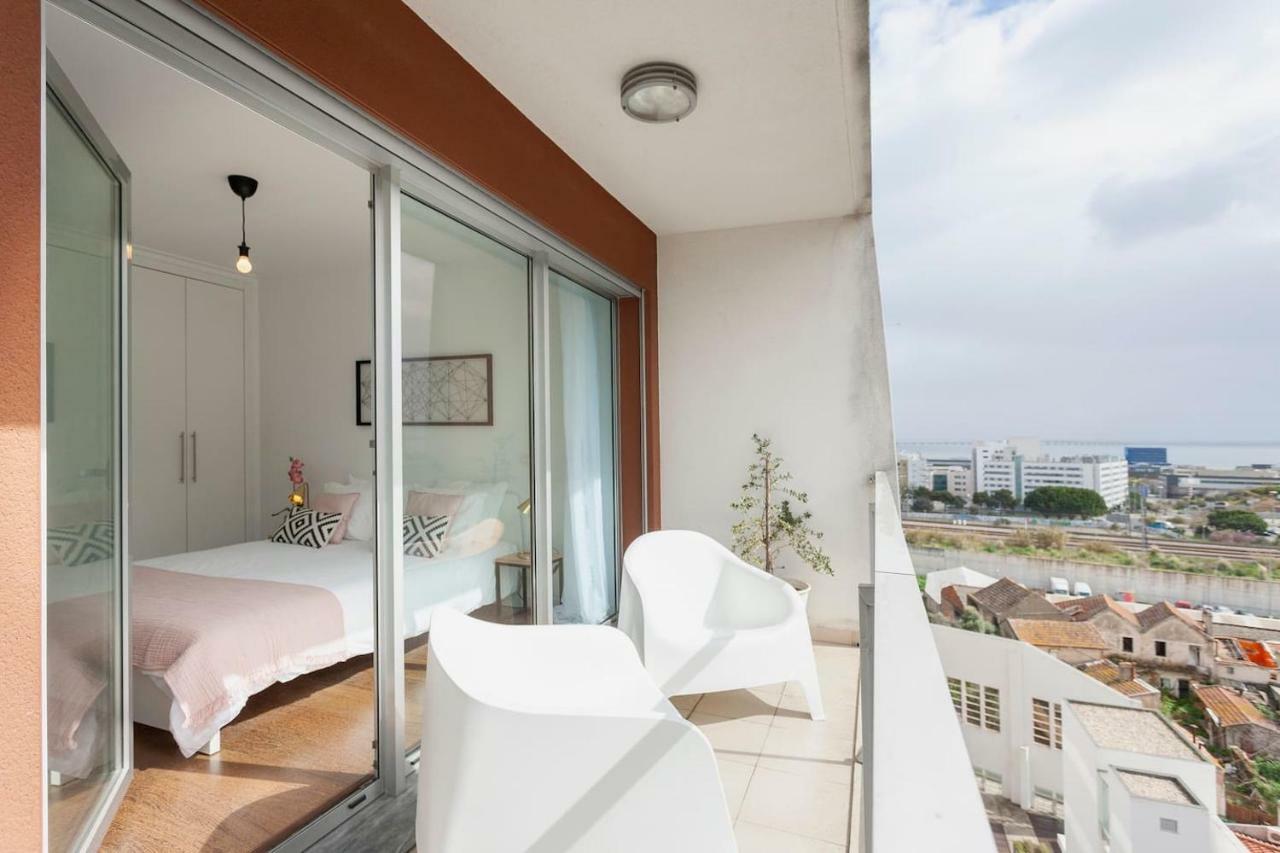 Lisbon Metro&Pool Apartment Lissabon Buitenkant foto